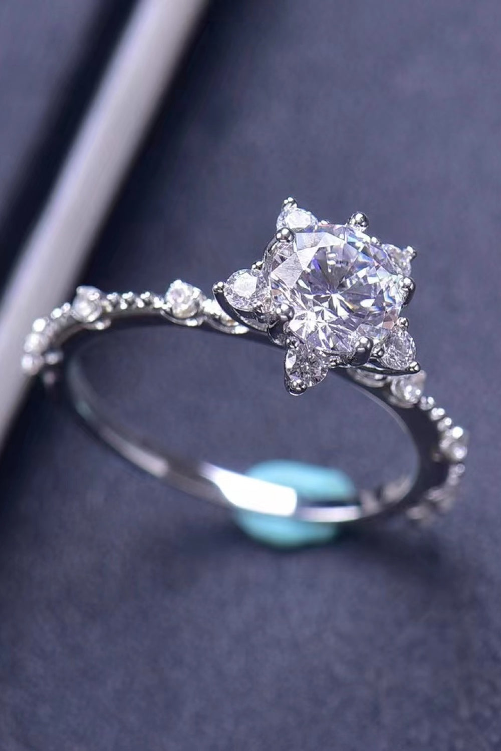 1 Carat Brilliant Round Cut Sparkala™ 6-Prong Ring