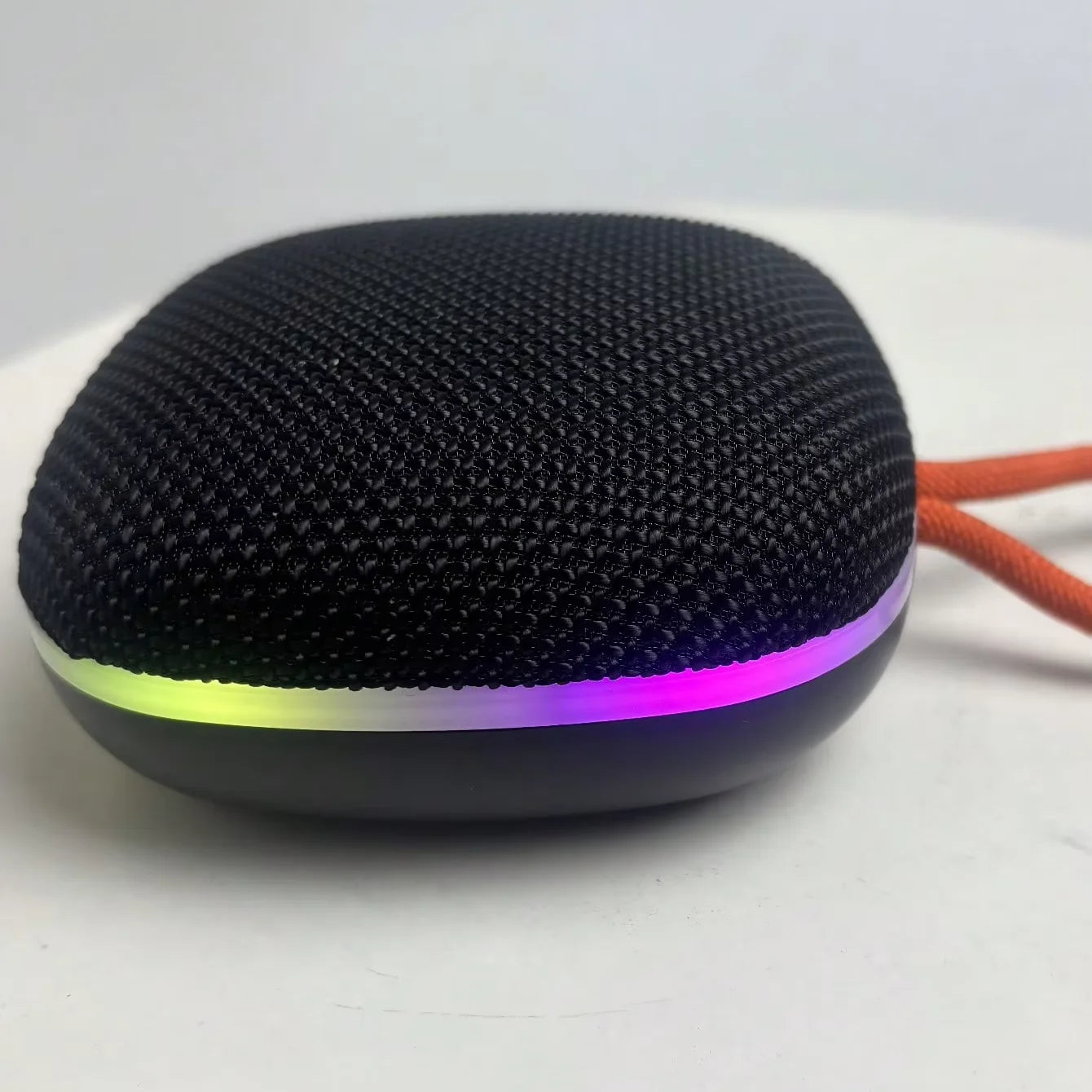 Ready Stock High Quality Factory Promotion Gift Mini Outdoor Portable Wireless Subwoofer Sound Box Fabric BT Portable Speaker