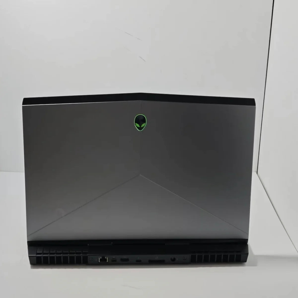 New Offering for Alienware 15 R3 Gaming Laptop 2.8GHz I7-7700HQ 16GB Ram 512GB SSD 15.5 Inch FHD Lightweight English Keyboard