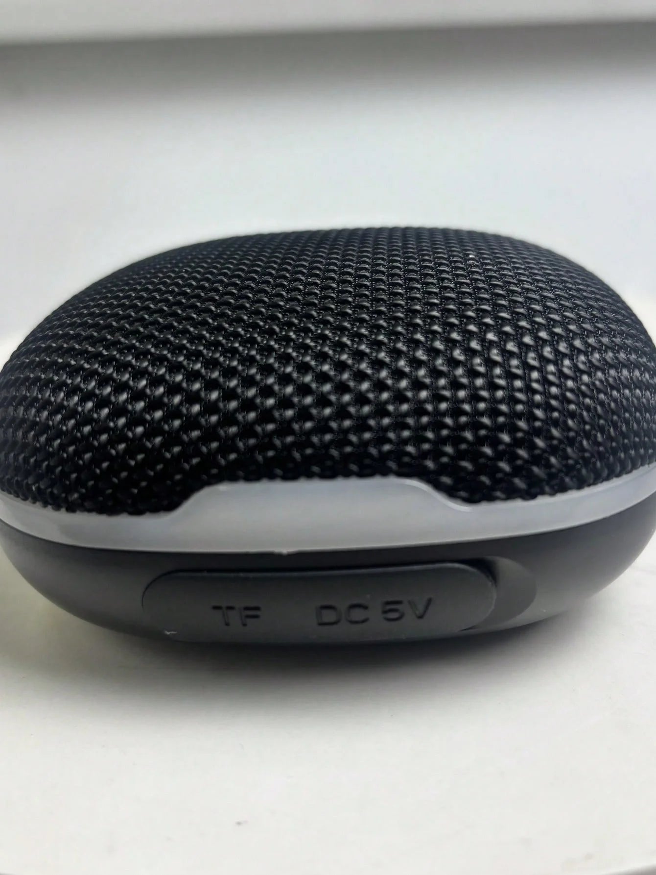 Ready Stock High Quality Factory Promotion Gift Mini Outdoor Portable Wireless Subwoofer Sound Box Fabric BT Portable Speaker