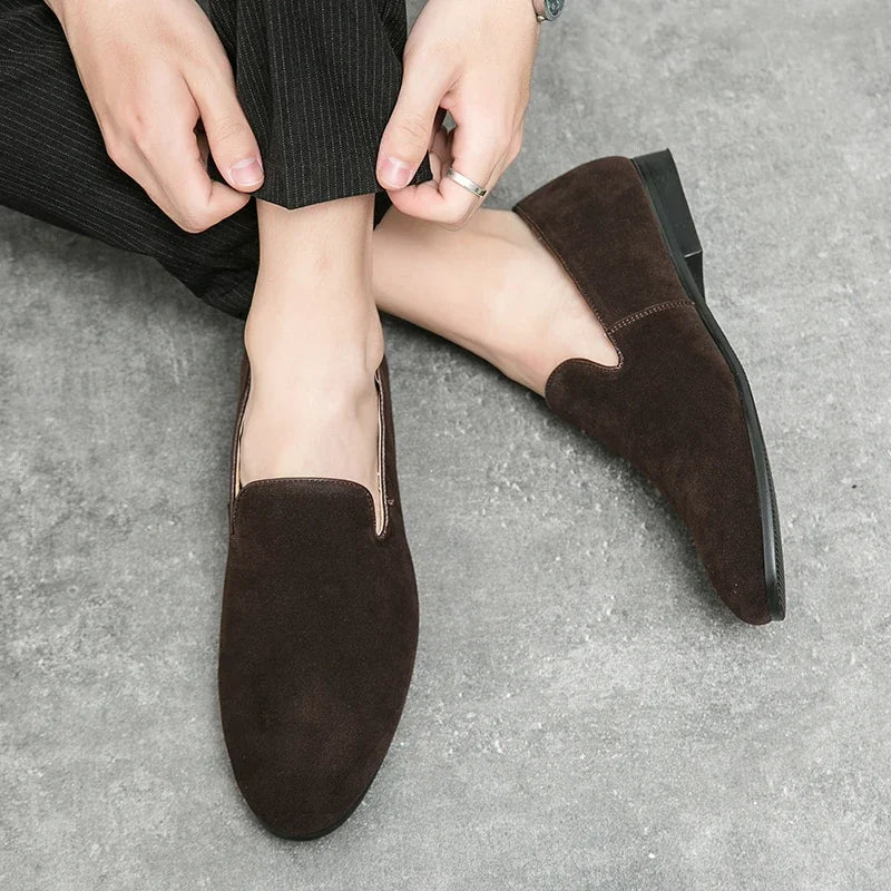 Fashionable Men's Suede Shoes Soft Soles Comfortable Loafers Versatile Men's Casual Flat Shoes Green New Style Free Delivery
