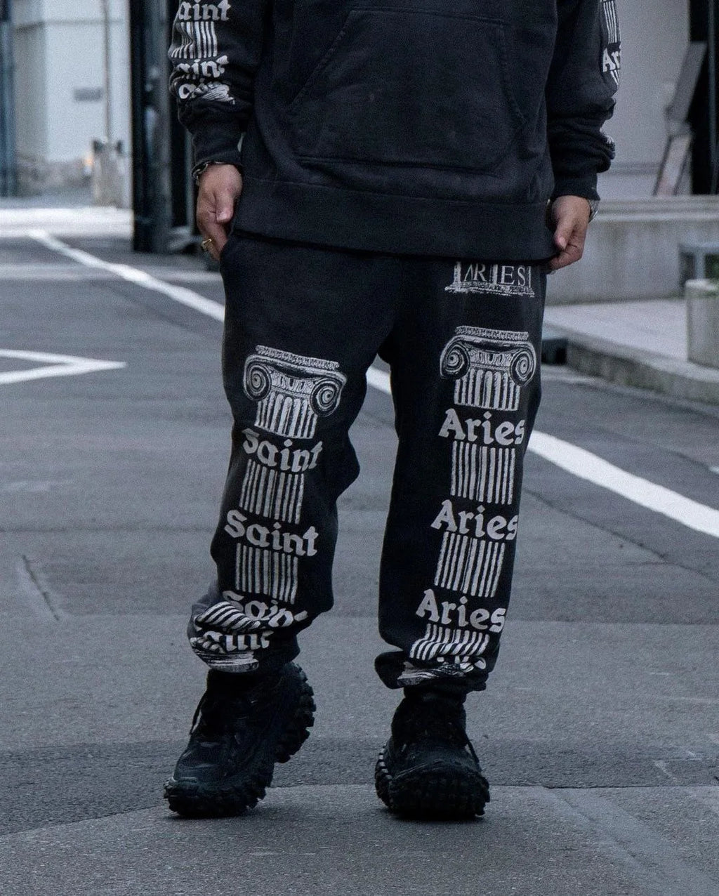 Aries  Collaborative New English Print Heavy Washed Cuffed Sweatpants Youthful Vitality All-Season Fleece-Lined ...