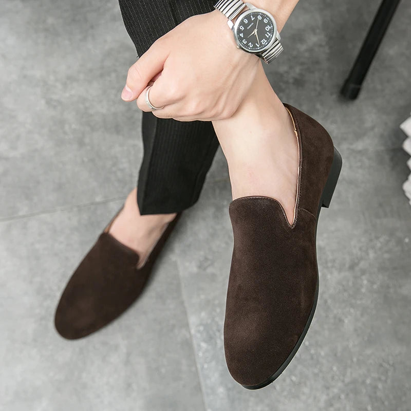 Fashionable Men's Suede Shoes Soft Soles Comfortable Loafers Versatile Men's Casual Flat Shoes Green New Style Free Delivery