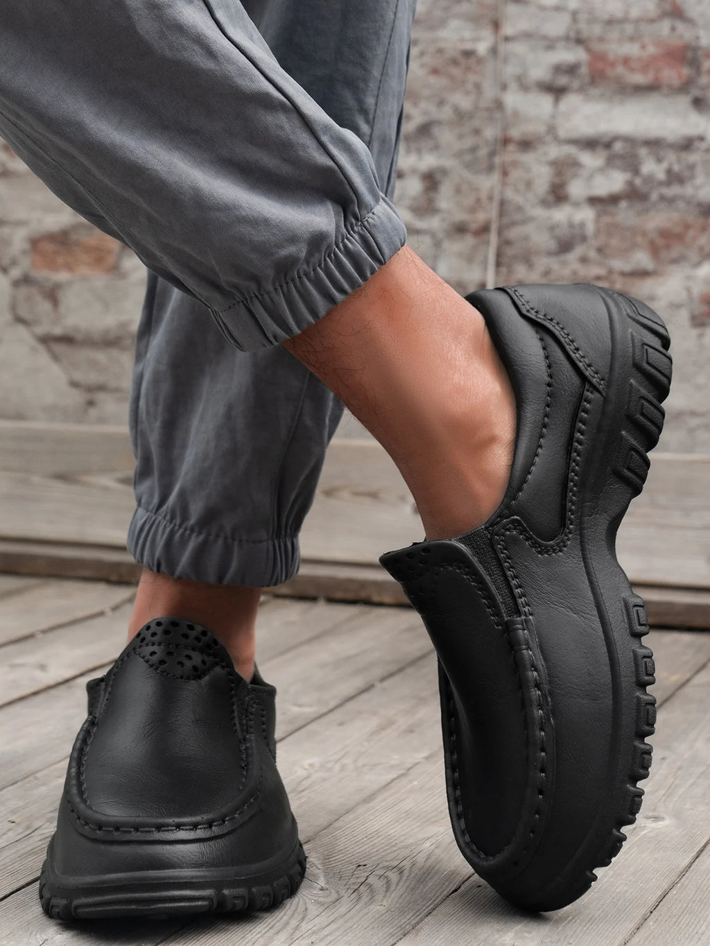 Men's Casual Shoes Non-Slip Thick Soles Wear-Resistant Waterproof Oil-Proof Slip-On Home Outing Work Shoes