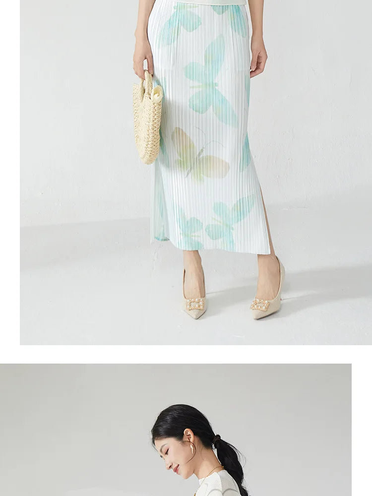 Summer women's outfit: a stylish two-piece set including a short-sleeved T-shirt and a pleated midi skirt with a slit.