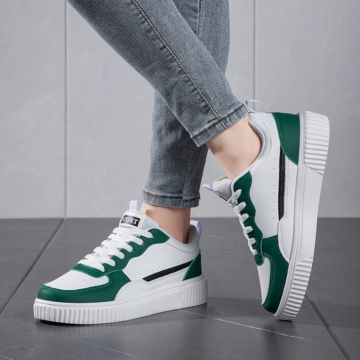 Men's Shoes Summer Breathable Trendy Versatile Casual White Sneakers Youth Non-Slip Sports Thick-Soled White Shoes