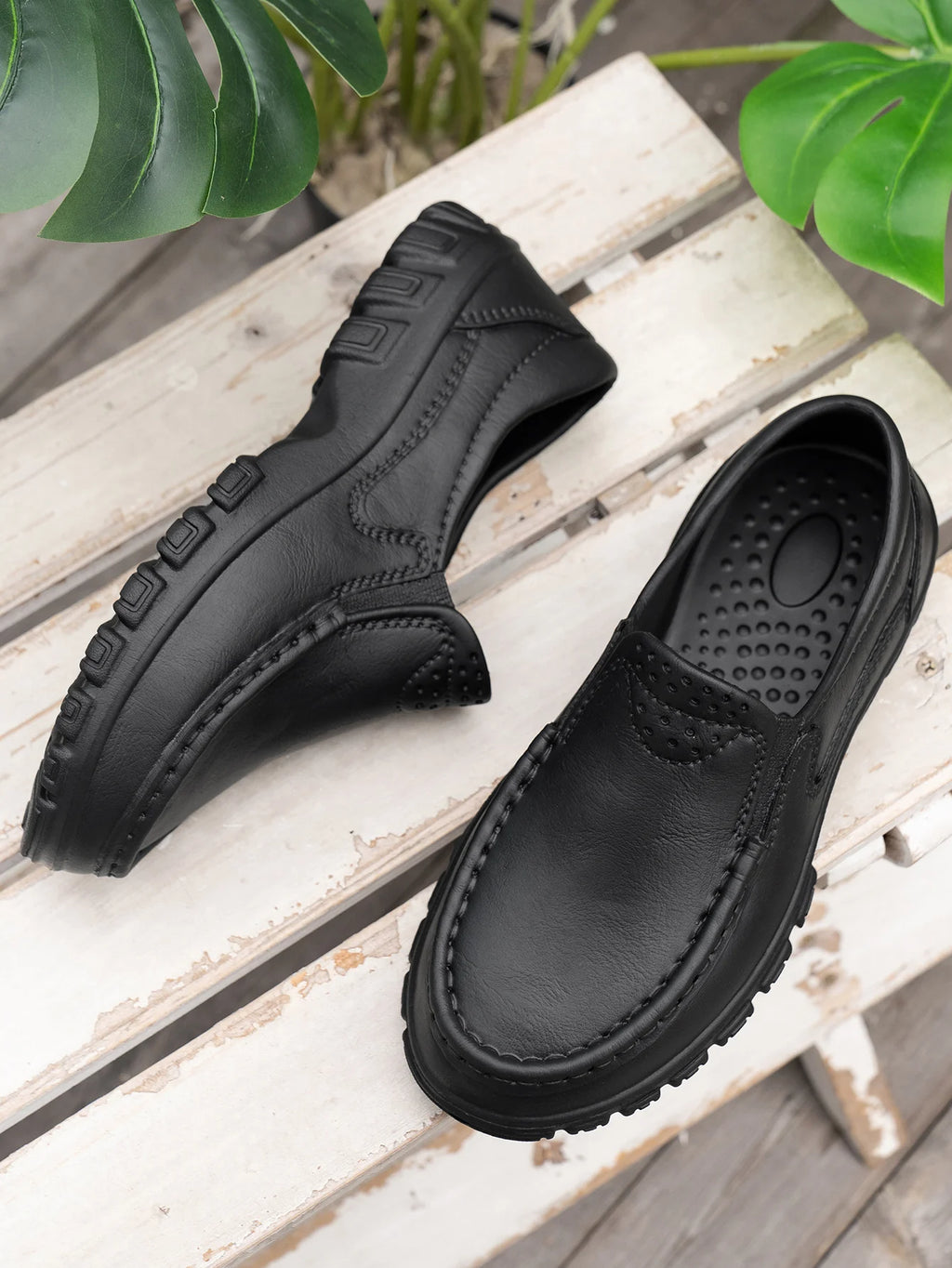 Men's Casual Shoes Non-Slip Thick Soles Wear-Resistant Waterproof Oil-Proof Slip-On Home Outing Work Shoes