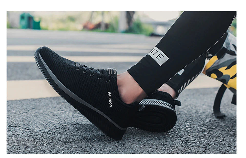Men Running Spring Autumn Walking Loafers Fashion Casual Sports Shoes Breathable Light Men's Outdoor Shoes Plus Size38-48