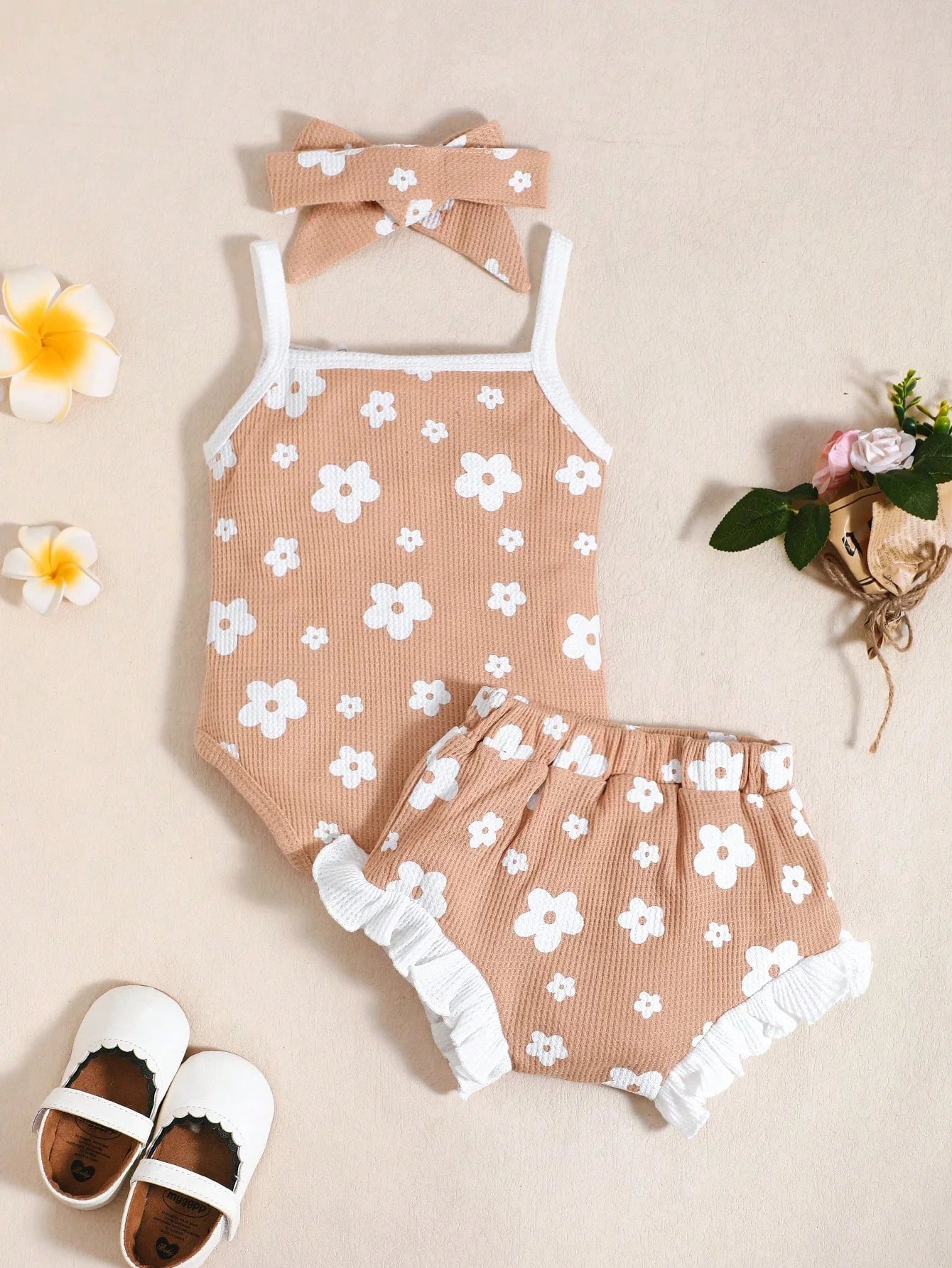 Summer  1-3  Years Old Cool  Girls   Strap  Jumpsuit  And  3-cornered  Shorts  With  Hair  Band  3-Piece  Set