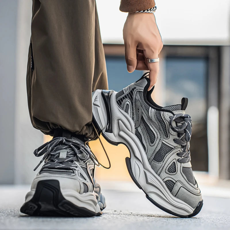 Men's Casual Sports Shoes New Arrivals for Autumn and Winter Retro Old-style Sneakers Anti-slip and Durable Sports Running Shoes