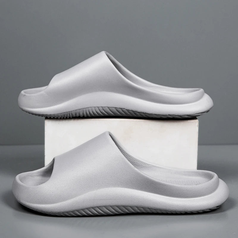 Men's Slippers Fashion Casual Home Sandals Non-Slip Wear-Resistant Soft Soles Couple Style Shoes Thick-Soled Outdoor Beach Shoes