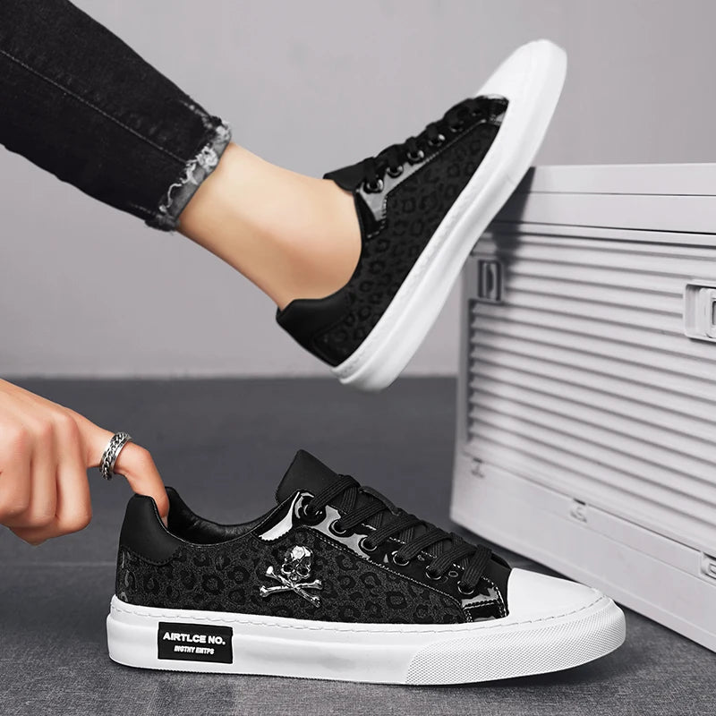 men's shoes  Casual Versatile  Flats Skateboard Shoes Breathable Lightweight Fashion Trend Sneakers