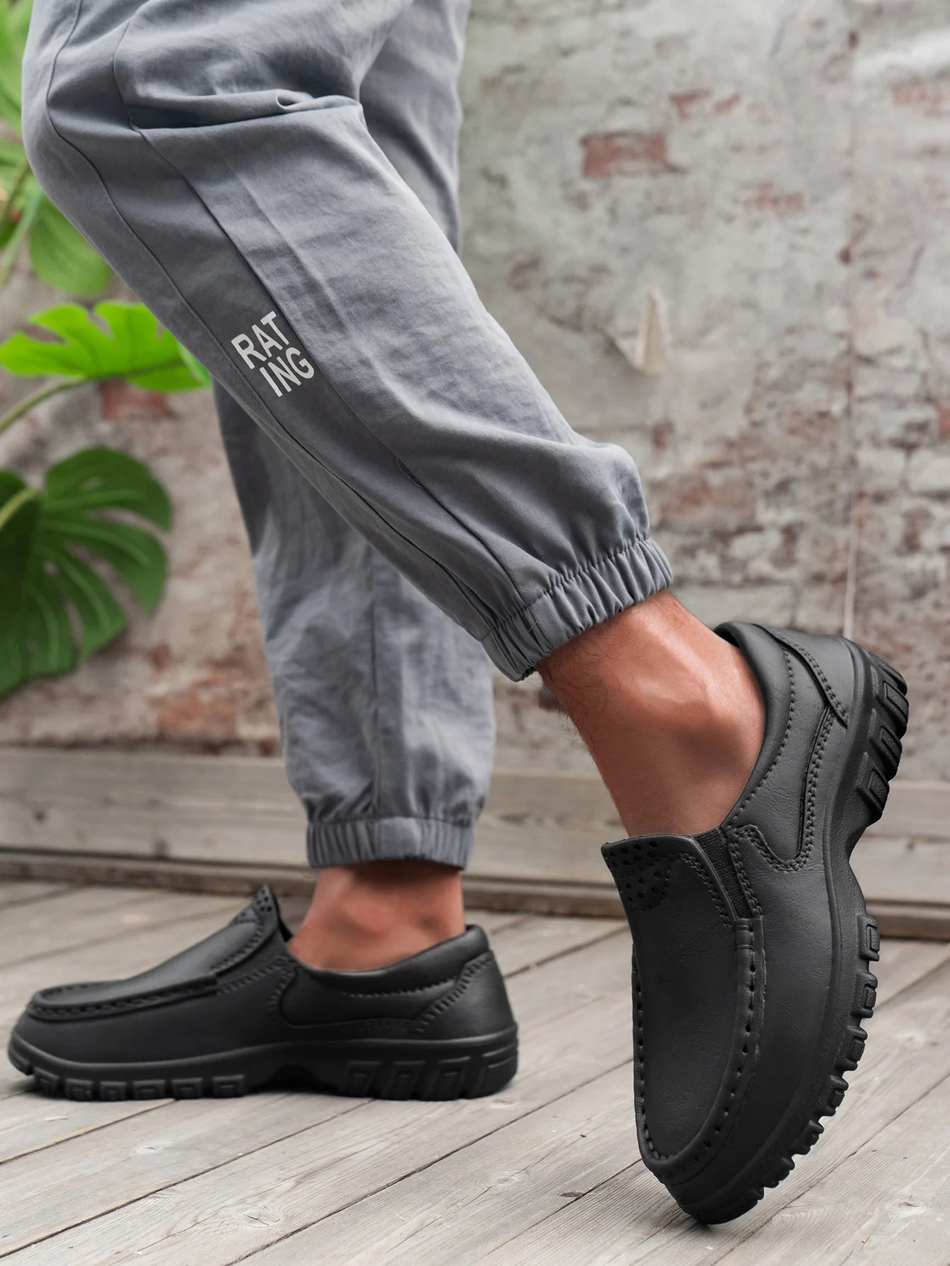 Men's Casual Shoes Non-Slip Thick Soles Wear-Resistant Waterproof Oil-Proof Slip-On Home Outing Work Shoes