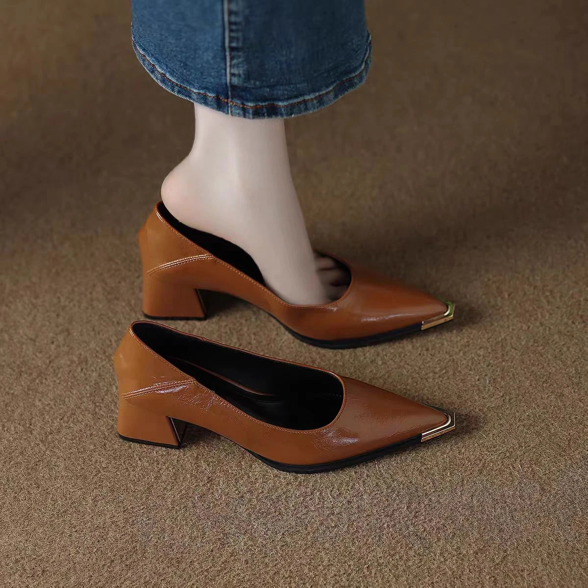 Simple yet elegant sharp-toe stylish lady's single shoe. 2026 new model. Fashionable and versatile high-heeled shoes.