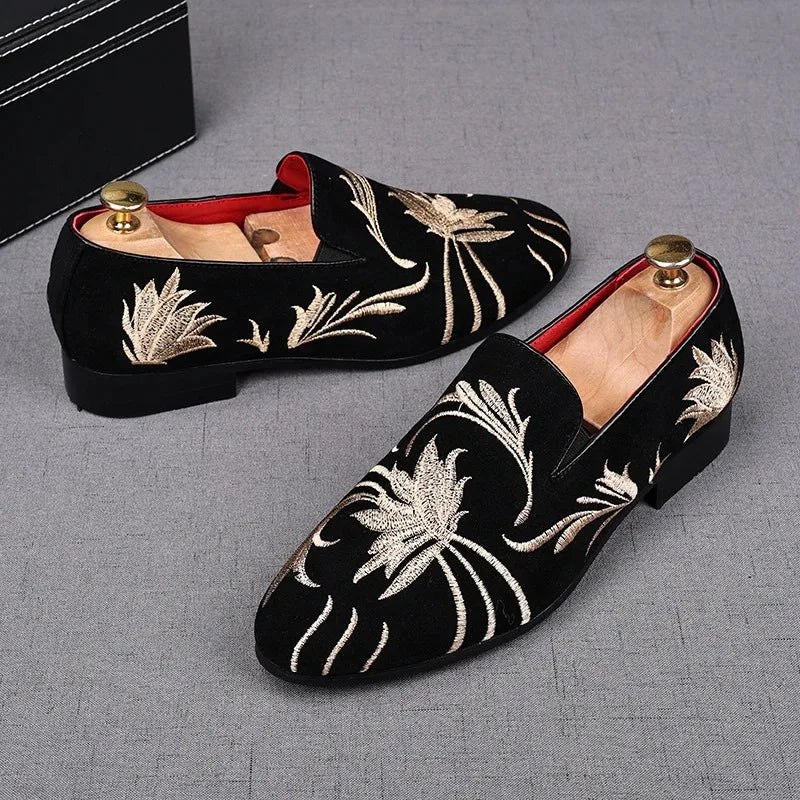 High End Men Casual Shoes New Fashion Embroidery Loafers for Man Luxury Banquet Wedding Shoes Italy Designer Shoe Zapatos Hombre