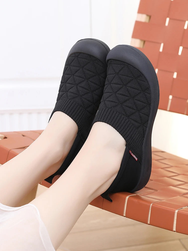 Women's casual sports shoes 2025 new multi-occasion can wear comfortable shoes light cloth home shoes