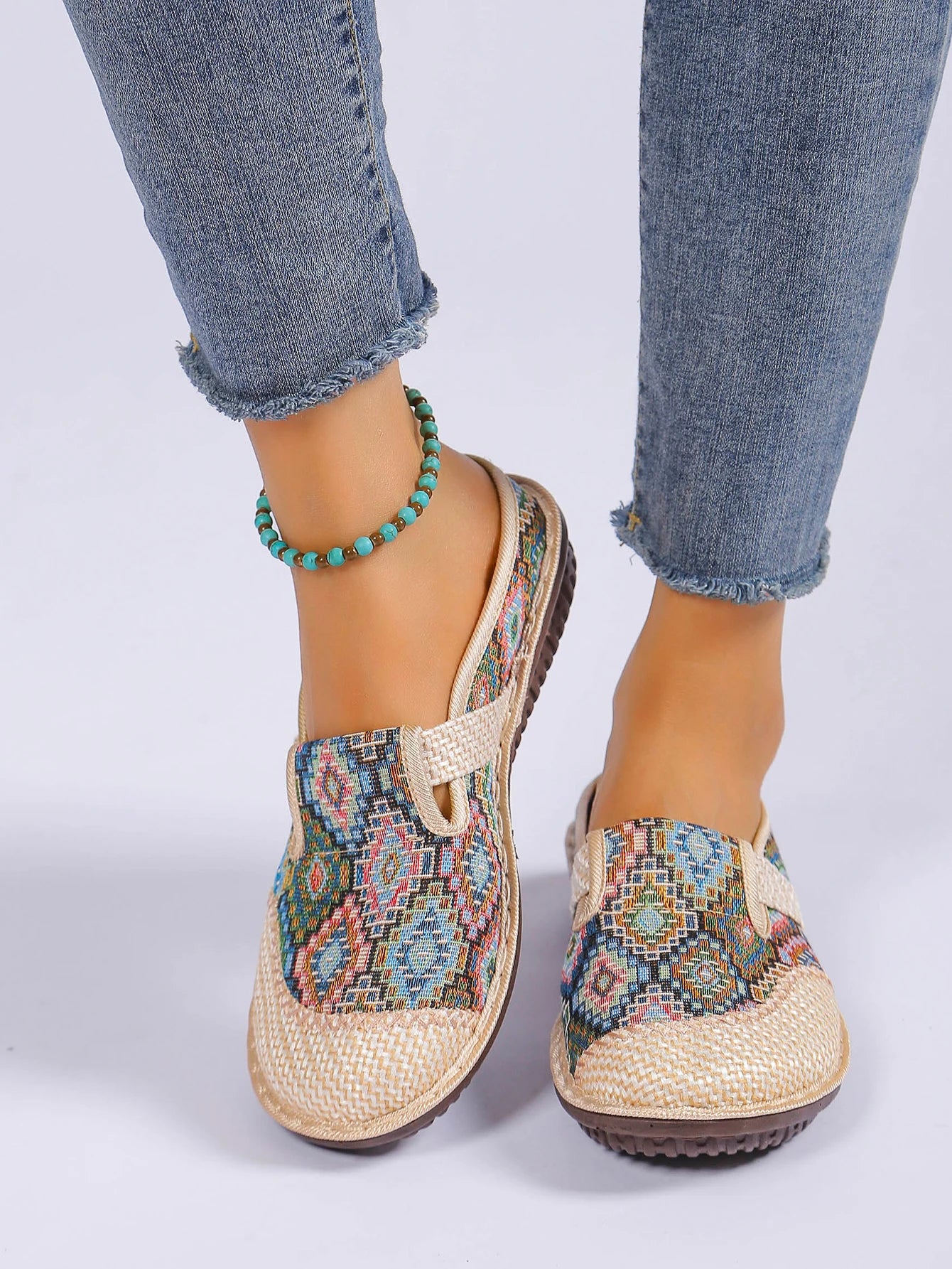 Super light shoes Women's shoes casual sports shoes are versatile They are soft-soled anti-slip and ethnic-style free shippiing