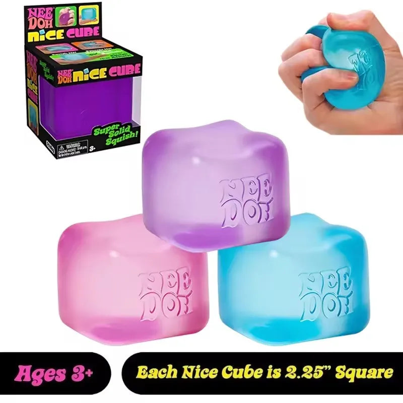 Needoh Nice Cube Antistress Sensoriale, Giocattolo per Ansia e Concentrazione, Cubo Sensoriale da Scrivania per Adulti e Bambini