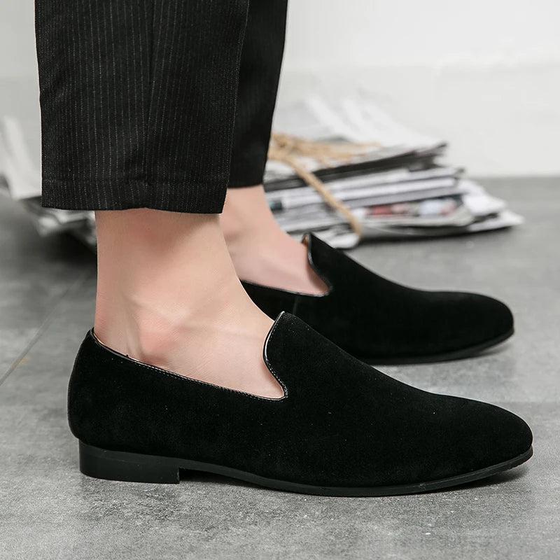 Fashionable Men's Suede Shoes Soft Soles Comfortable Loafers Versatile Men's Casual Flat Shoes Green New Style Free Delivery