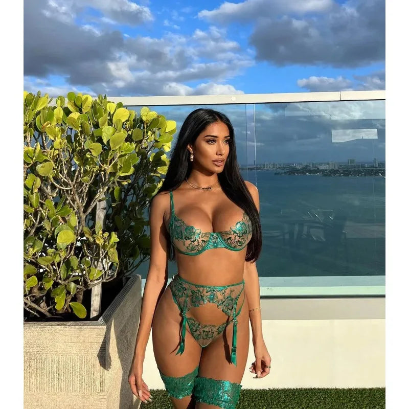 Lingeries Sexy Hot Elegant Ethical Underwear Floral Embroidery See Through 4-piece Push Up Lace Bra Thong Garter Lingerie Sets