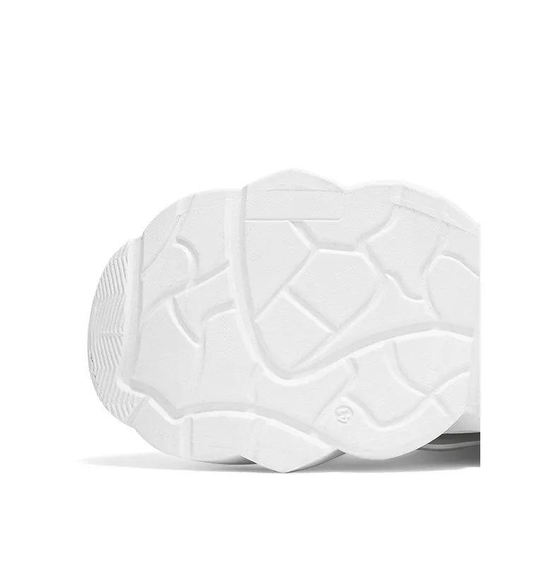 Men's leisure sports shoes with thick soles and low upper lacing style wear-resistant soles are comfortable and non-skid suitabl