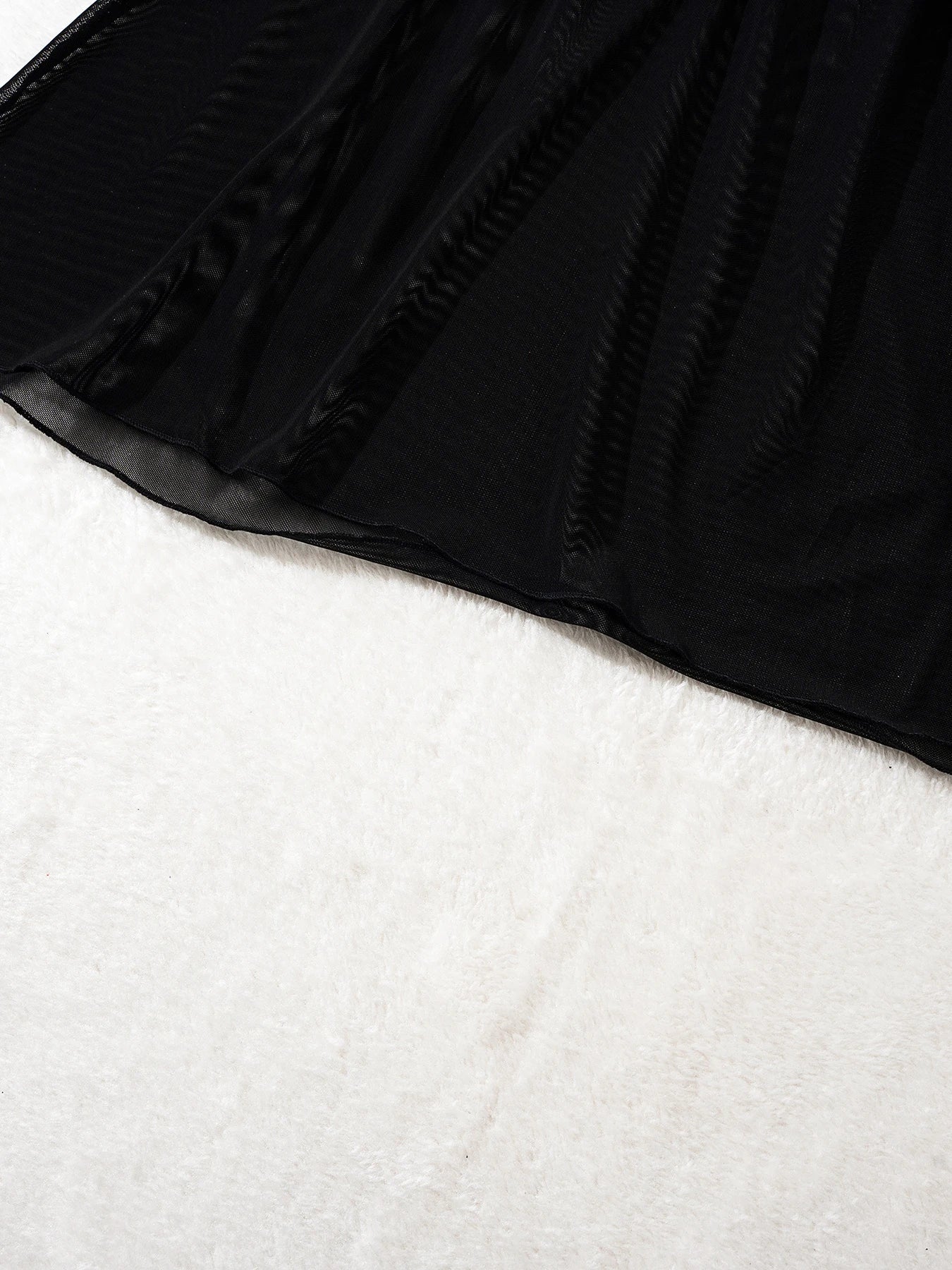 Sexy transparent black lingerie, women's lace nightgown,women's sexy sleeveless nightgown with mesh fabric, V-neckline.lingerie