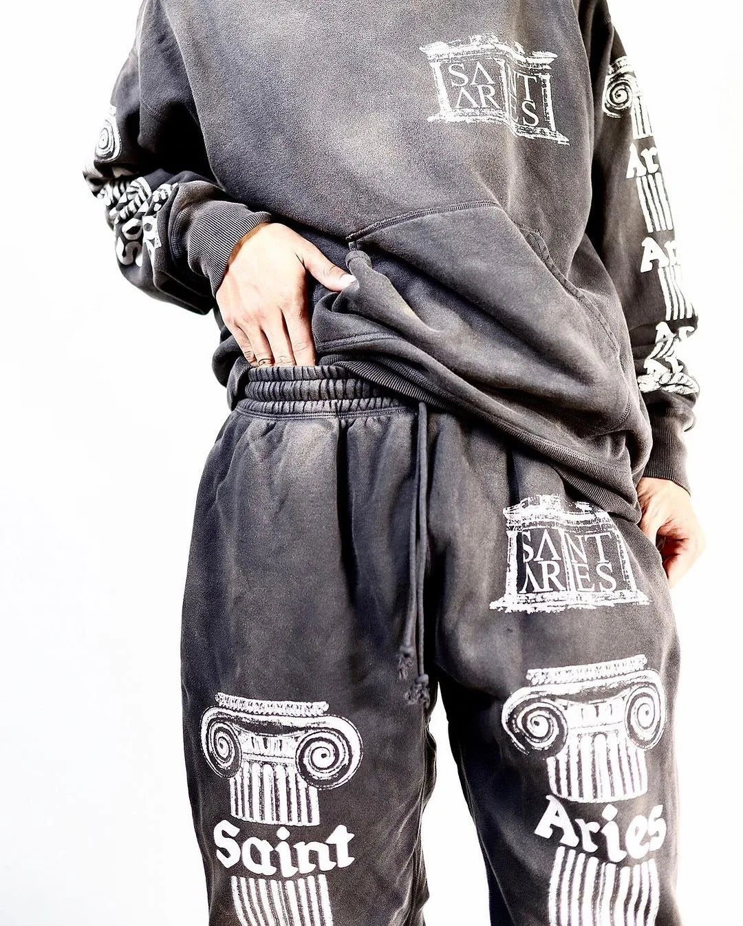 Aries  Collaborative New English Print Heavy Washed Cuffed Sweatpants Youthful Vitality All-Season Fleece-Lined ...