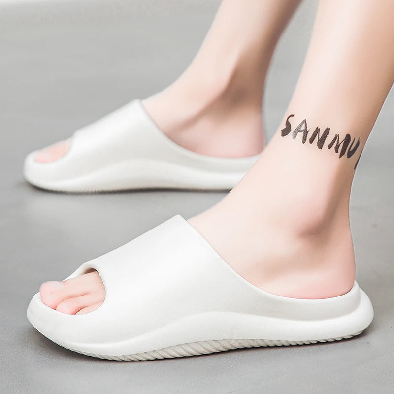 Men's Slippers Fashion Casual Home Sandals Non-Slip Wear-Resistant Soft Soles Couple Style Shoes Thick-Soled Outdoor Beach Shoes