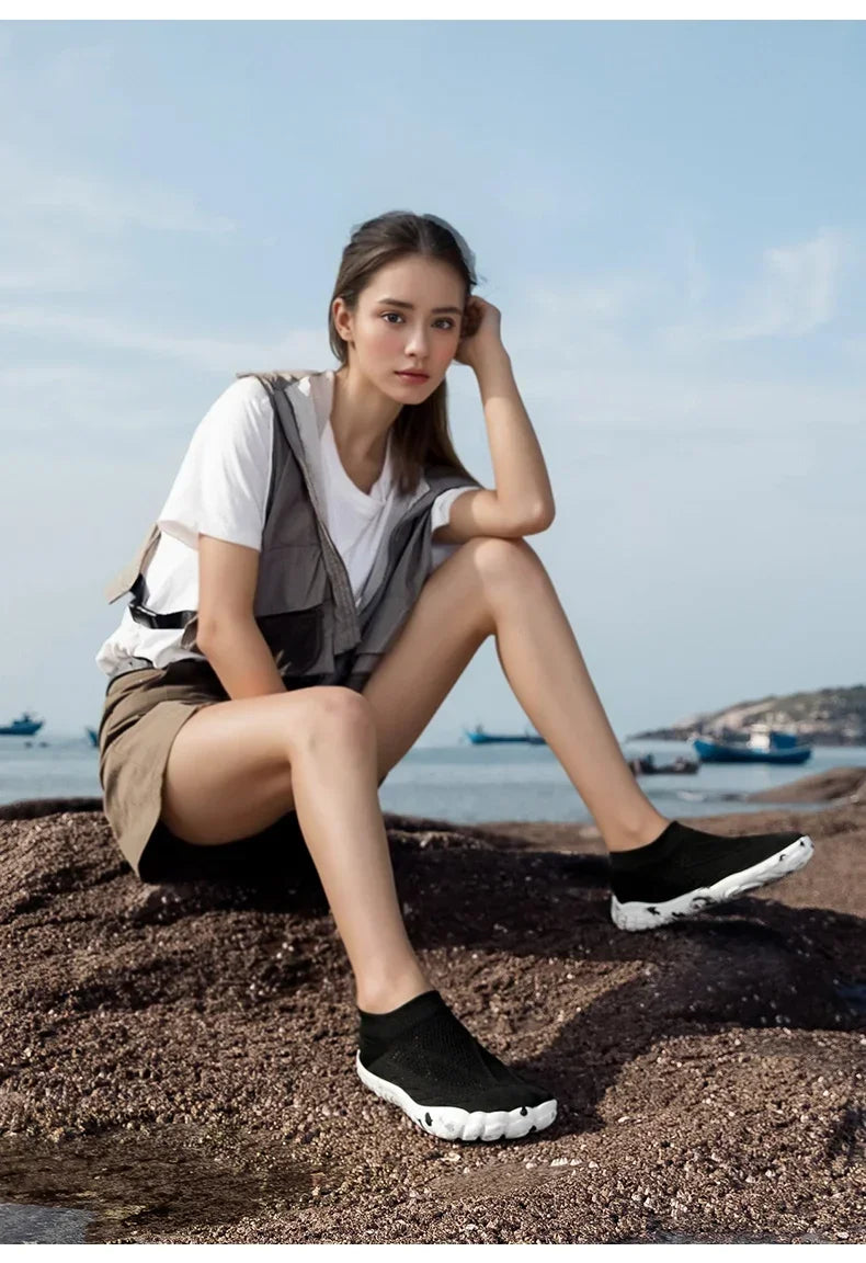 Men's women's shoes Casual sneakers sports beach shoes, outdoor lightweight, comfortable and fashionable walking shoes