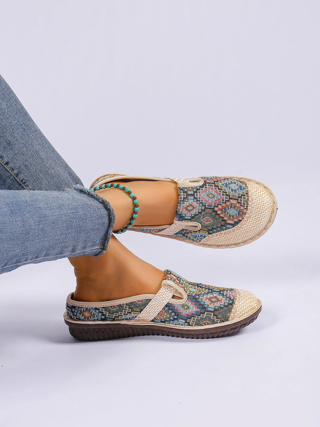 Super light shoes Women's shoes casual sports shoes are versatile They are soft-soled anti-slip and ethnic-style free shippiing