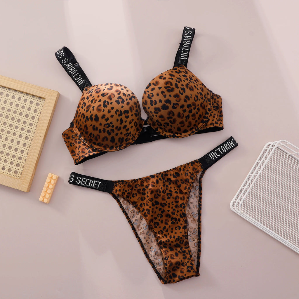 Sexy Bra and Panty Set Comfortable push up Shapewear Adjustable Padded Gathered New V Lace Lingerie Set Bra and Brief Women's
