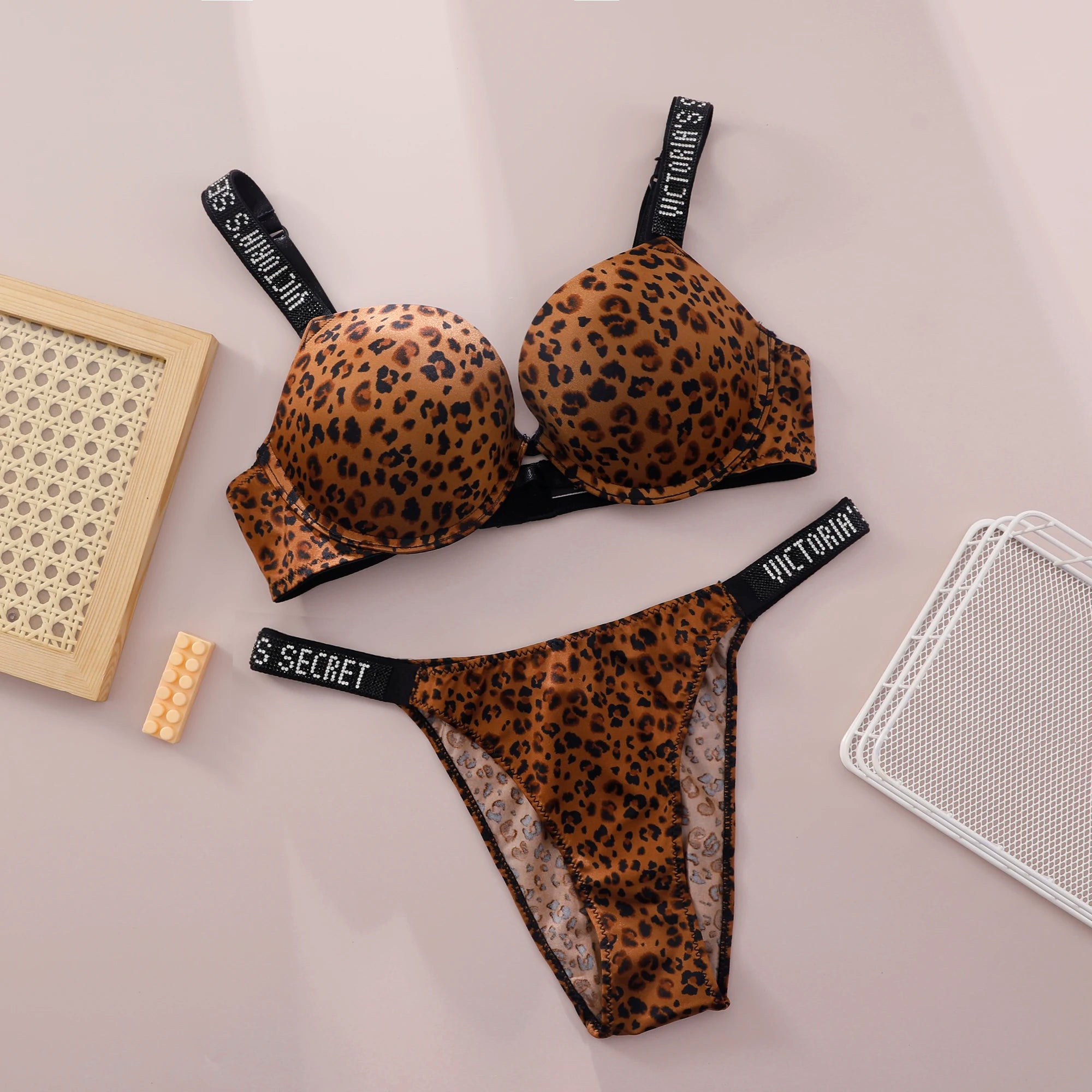 Sexy Bra and Panty Set Comfortable push up Shapewear Adjustable Padded Gathered New V Lace Lingerie Set Bra and Brief Women's