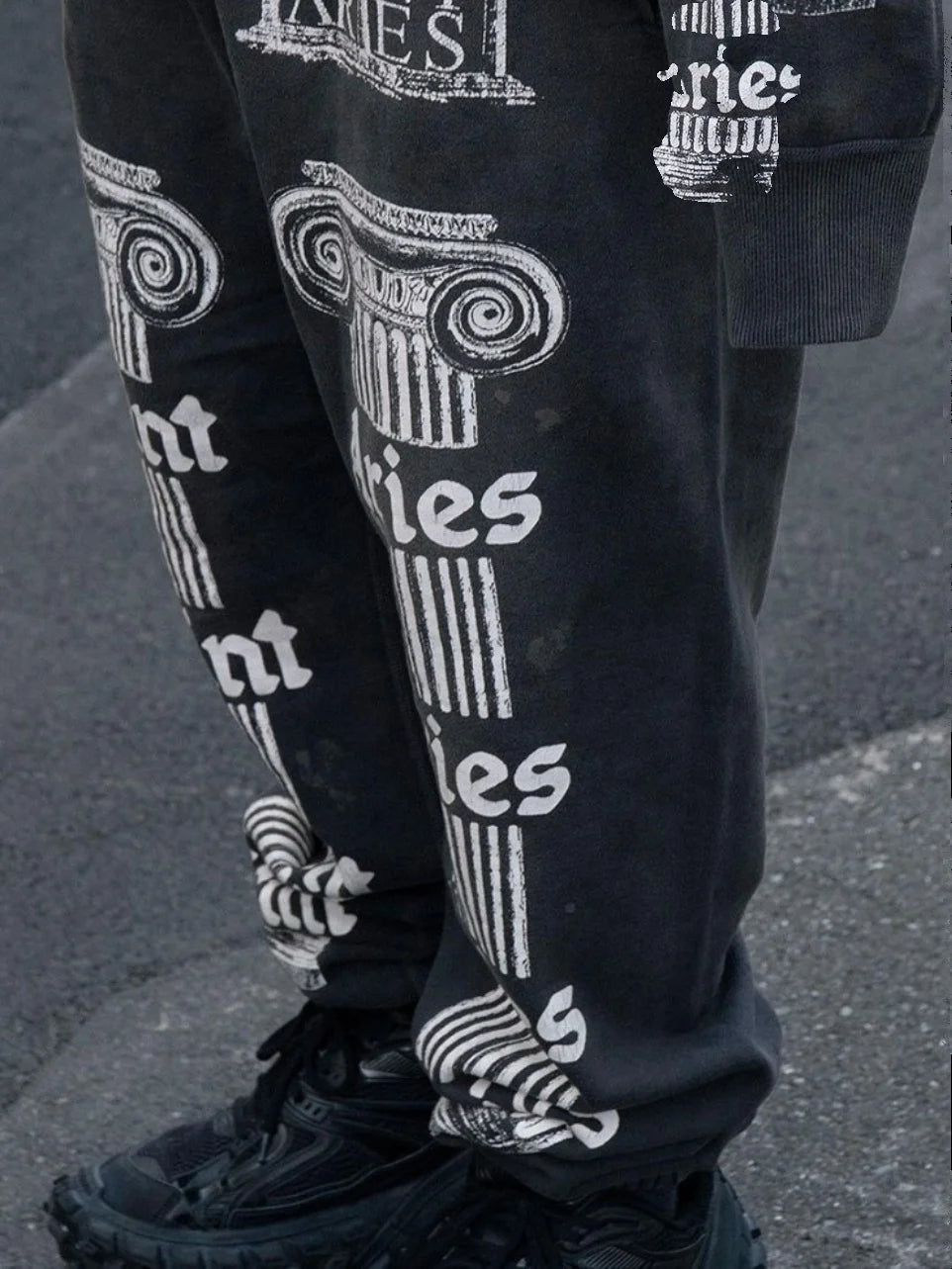Aries  Collaborative New English Print Heavy Washed Cuffed Sweatpants Youthful Vitality All-Season Fleece-Lined ...