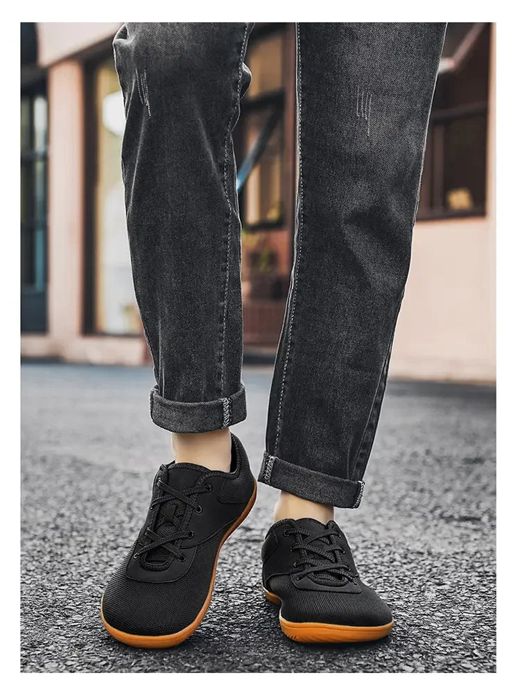 Men's barefoot walking shoes with wide toe and scattered minimalist shoes, suitable for gyms, driving offices.