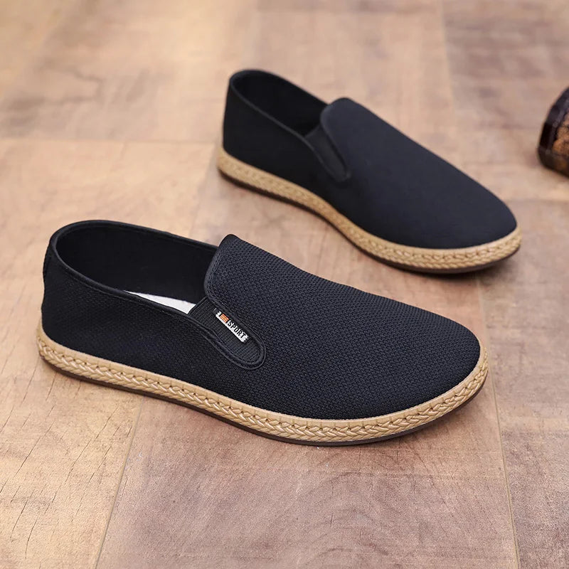 New men's simple breathable shoes lightweight casual shoes soft sole anti-skid soft comfortable slip-on lazy shoes