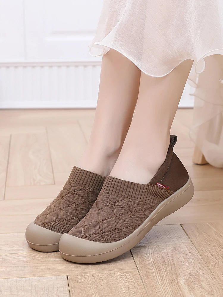 Women's casual sports shoes 2025 new multi-occasion can wear comfortable shoes light cloth home shoes
