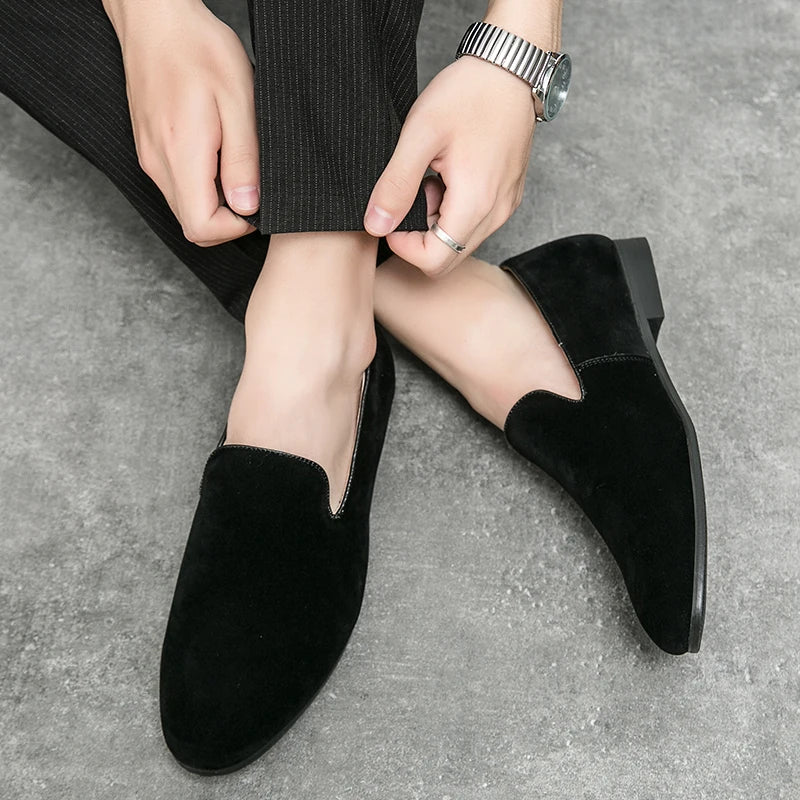 Fashionable Men's Suede Shoes Soft Soles Comfortable Loafers Versatile Men's Casual Flat Shoes Green New Style Free Delivery