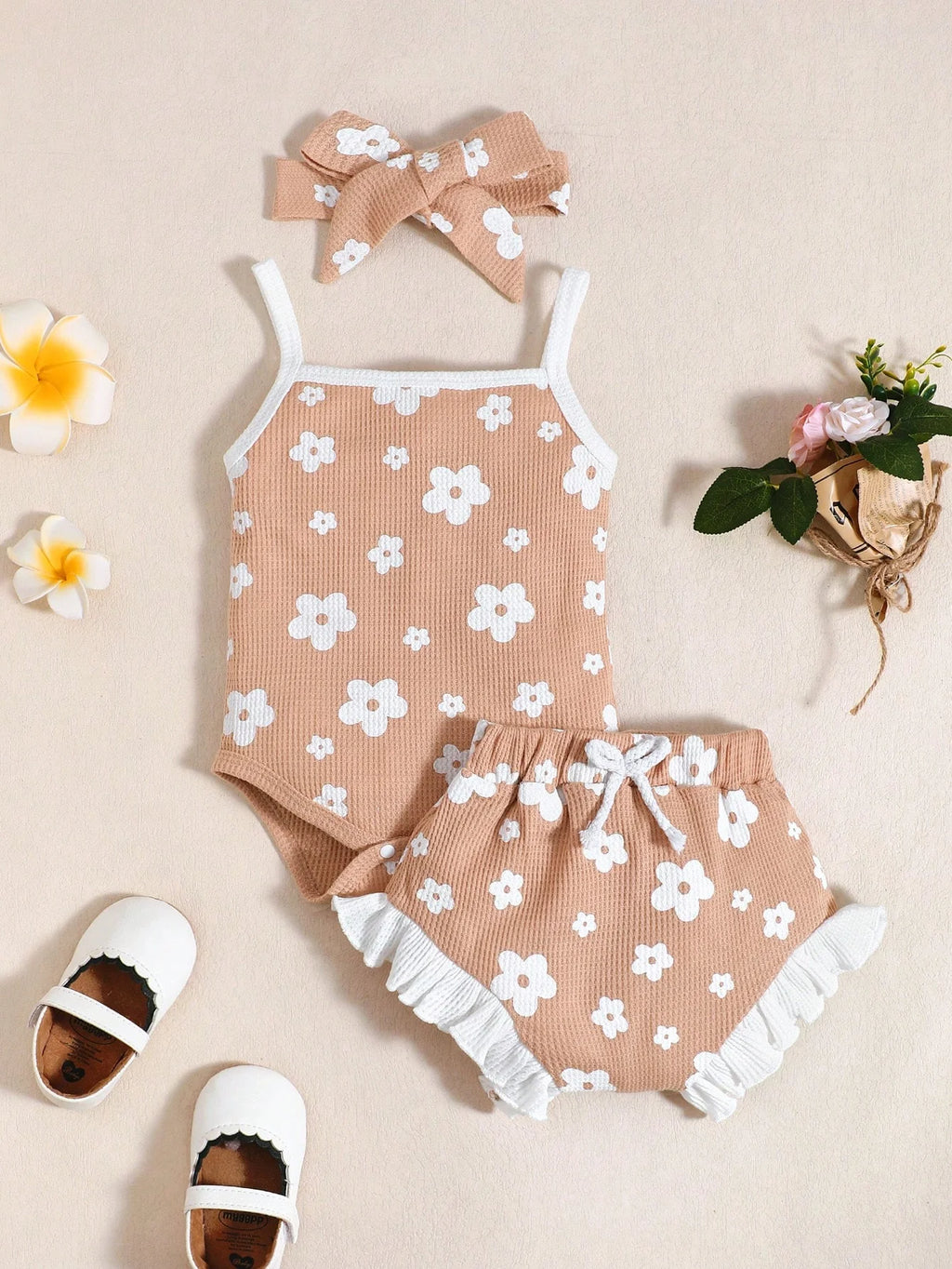 Summer  1-3  Years Old Cool  Girls   Strap  Jumpsuit  And  3-cornered  Shorts  With  Hair  Band  3-Piece  Set