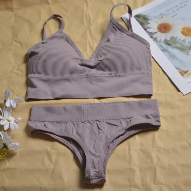 Women's Seamless  Underwear Set Bra And Thongs LingerieLow Waist Panties Pushup Bralette Sexy Female Woman Clothes Below