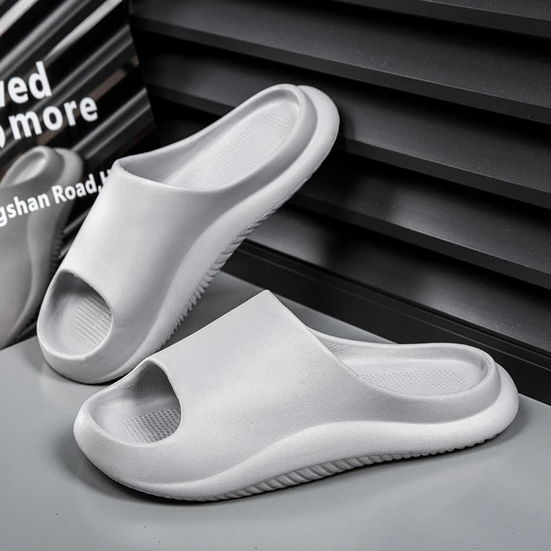 Men's Slippers Fashion Casual Home Sandals Non-Slip Wear-Resistant Soft Soles Couple Style Shoes Thick-Soled Outdoor Beach Shoes