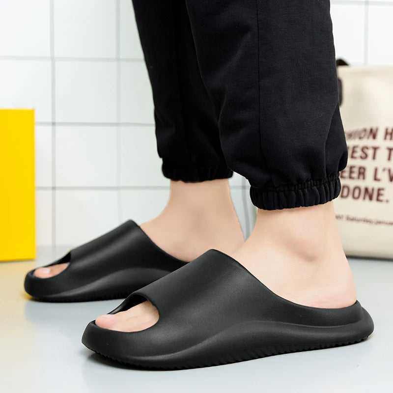 Men's Slippers Fashion Casual Home Sandals Non-Slip Wear-Resistant Soft Soles Couple Style Shoes Thick-Soled Outdoor Beach Shoes