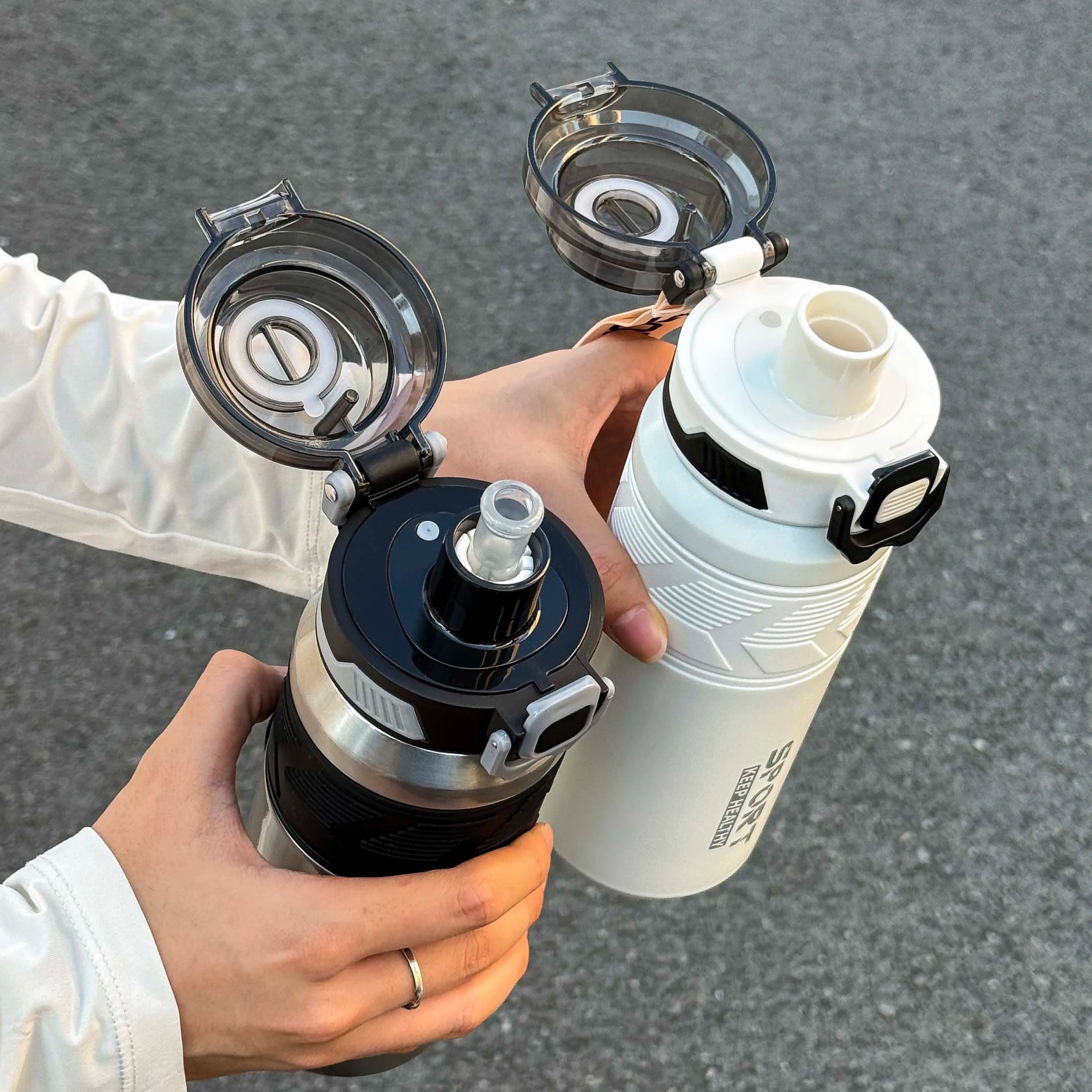1pc trendy stainless steel thermos cup 650ml, fashionable dual-drinking thermal water bottle, portable with handle for outdoor