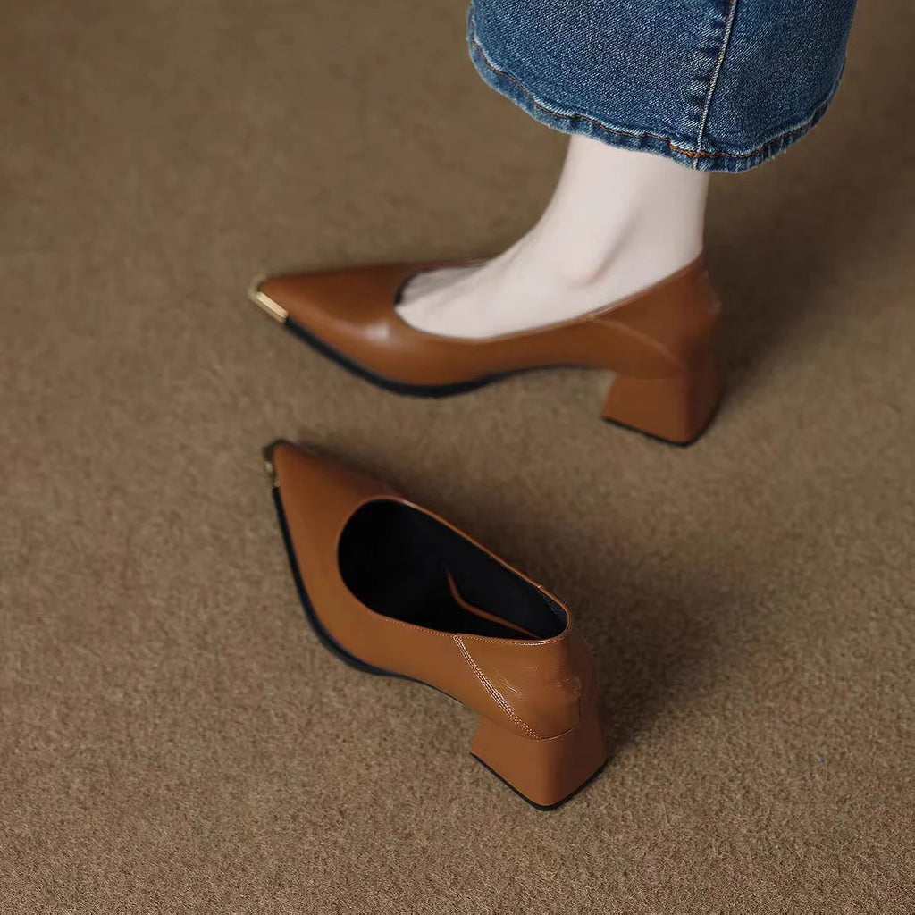 Simple yet elegant sharp-toe stylish lady's single shoe. 2026 new model. Fashionable and versatile high-heeled shoes.