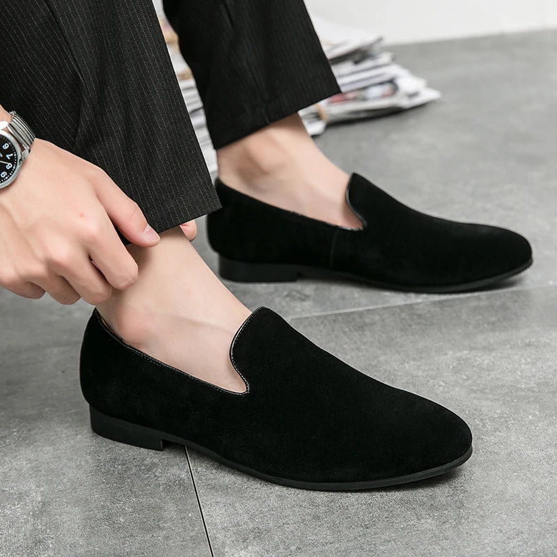 Fashionable Men's Suede Shoes Soft Soles Comfortable Loafers Versatile Men's Casual Flat Shoes Green New Style Free Delivery