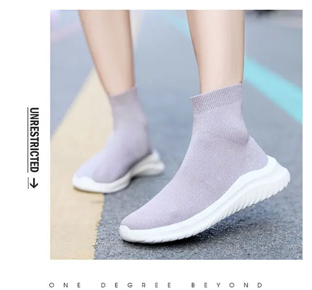 Men's and women's new high-top casual sports shoes walking flat ankle boots lovers non-slip shoes autumn and winter