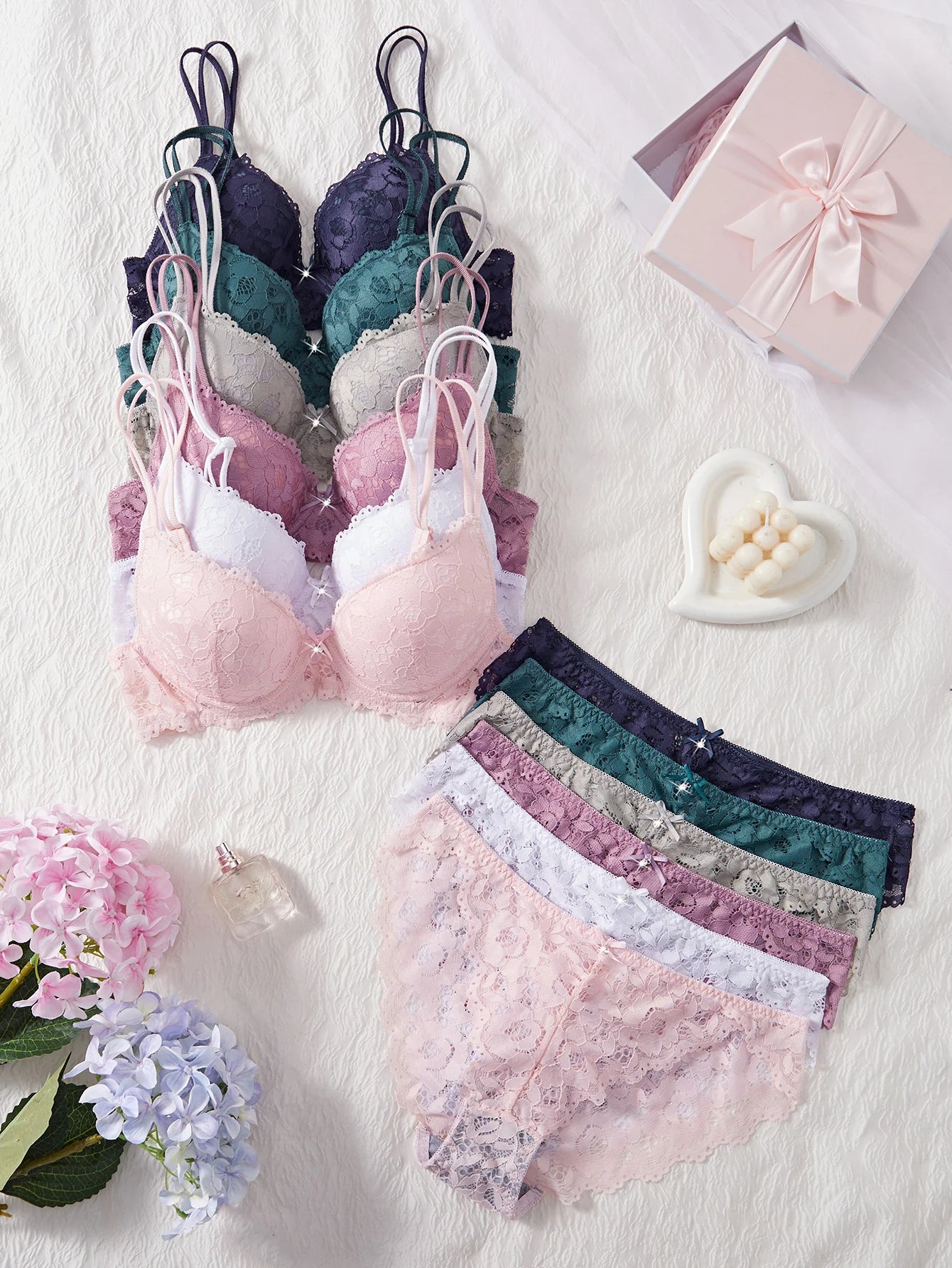 6-Piece Set Women's Bra and Panties Set Sexy Patterned Lace Patchwork No Lining Comfortable Fitting Women's Push-Up Bra Women's Underwear Set