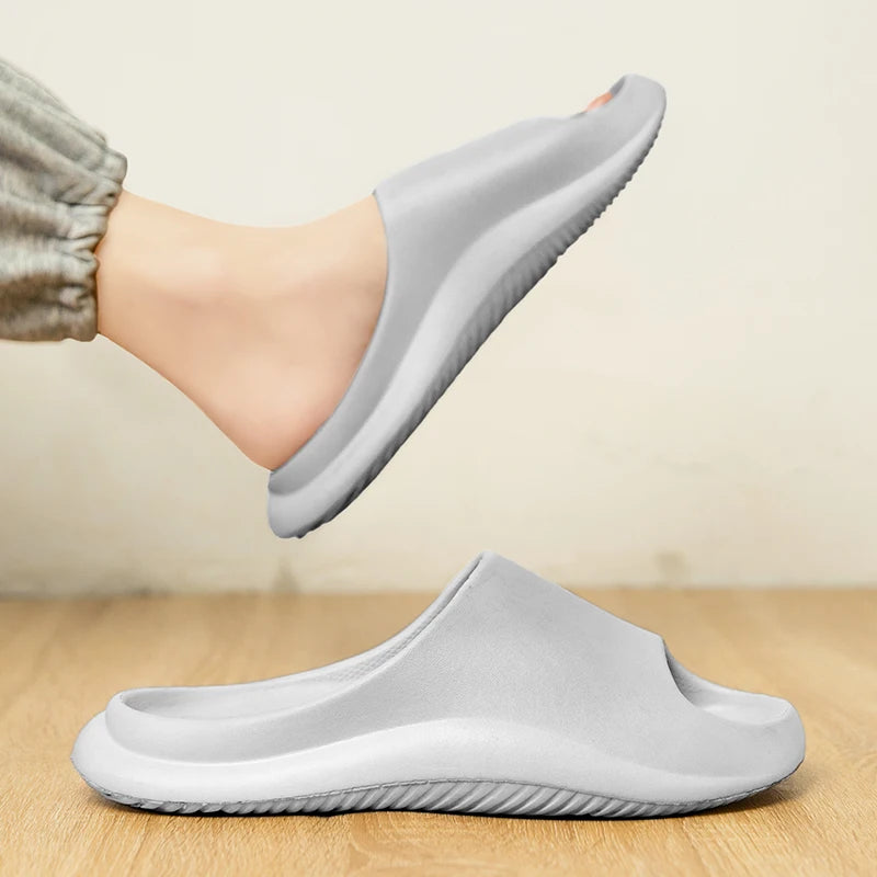 Men's Slippers Fashion Casual Home Sandals Non-Slip Wear-Resistant Soft Soles Couple Style Shoes Thick-Soled Outdoor Beach Shoes