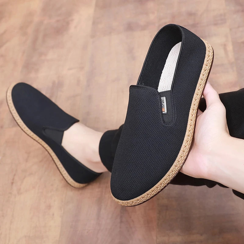 New men's simple breathable shoes lightweight casual shoes soft sole anti-skid soft comfortable slip-on lazy shoes