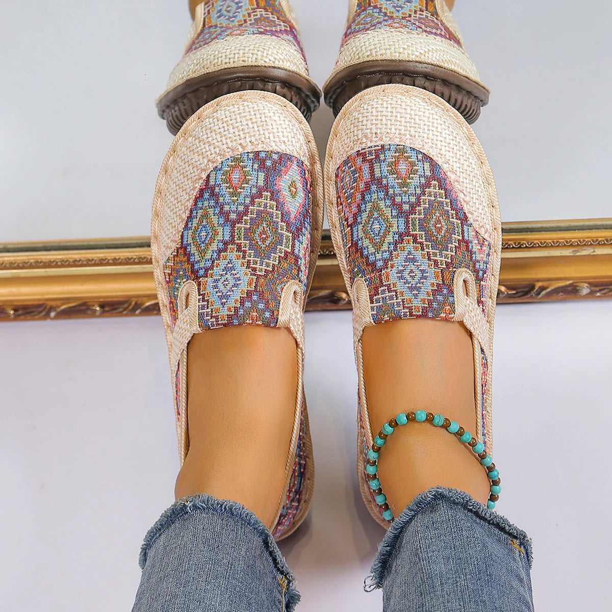 Super light shoes Women's shoes casual sports shoes are versatile They are soft-soled anti-slip and ethnic-style free shippiing