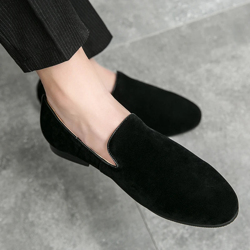 Fashionable Men's Suede Shoes Soft Soles Comfortable Loafers Versatile Men's Casual Flat Shoes Green New Style Free Delivery